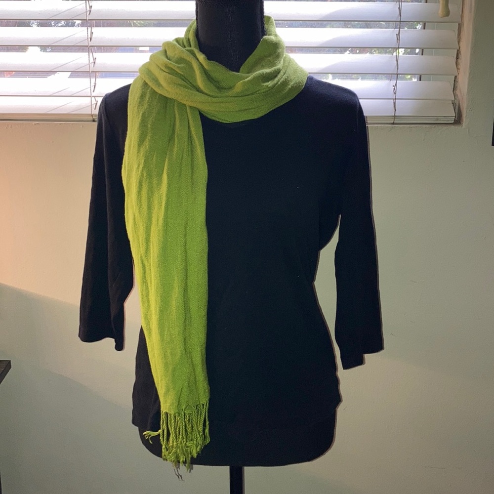 A black v neck top